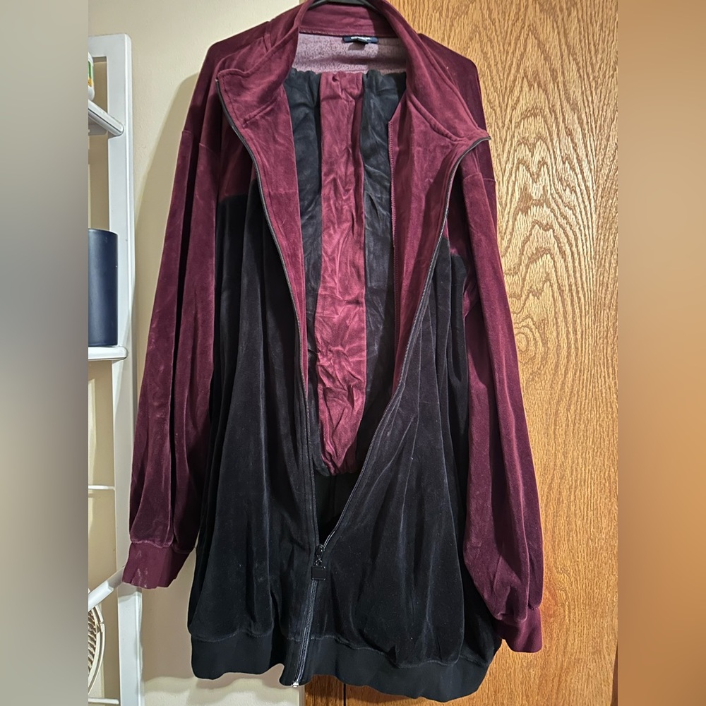 Velour track Suit. Size 6X